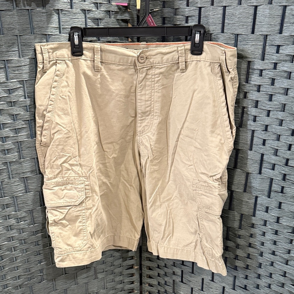 Eddie Bauer Men's Beige Cargo Shorts